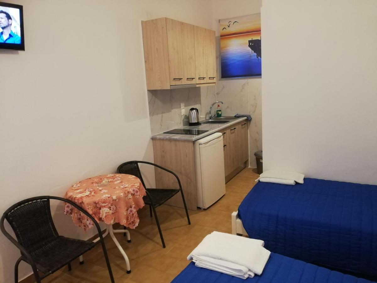 Anestis Studios Agios Georgios  Luaran gambar